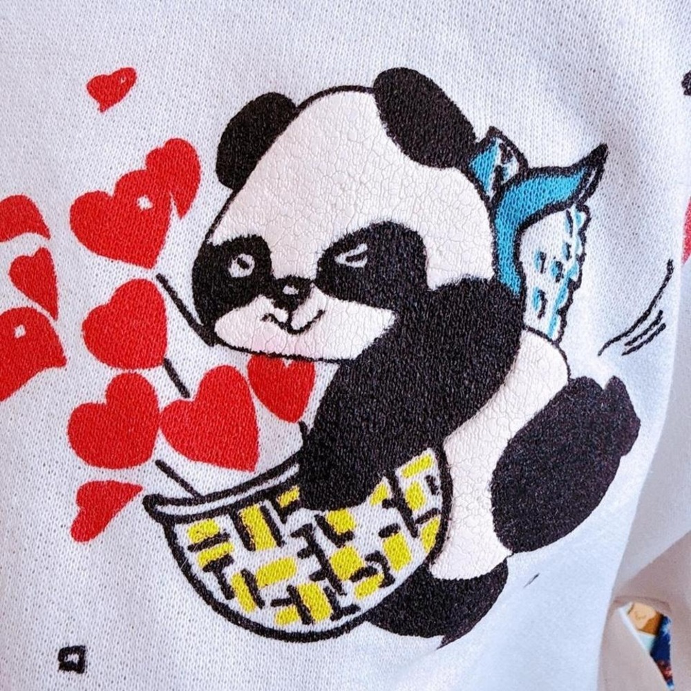 Vintage 80s panda sweatshirt . - Picture 3 of 5